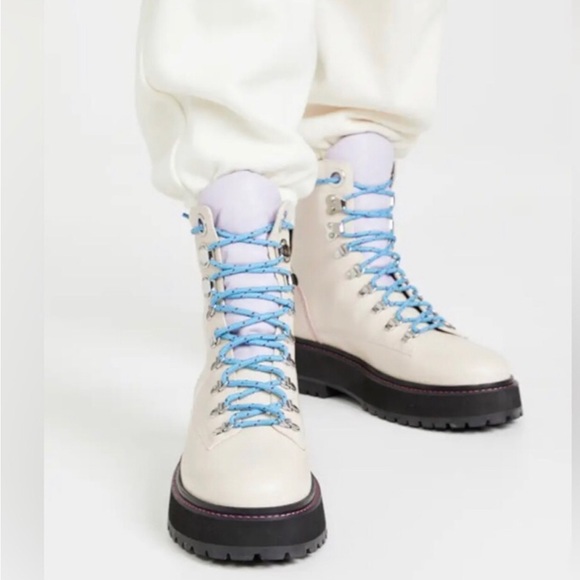 Larroude Shoes - NWOB Larrodue Jordan Boot in Ivory Violet